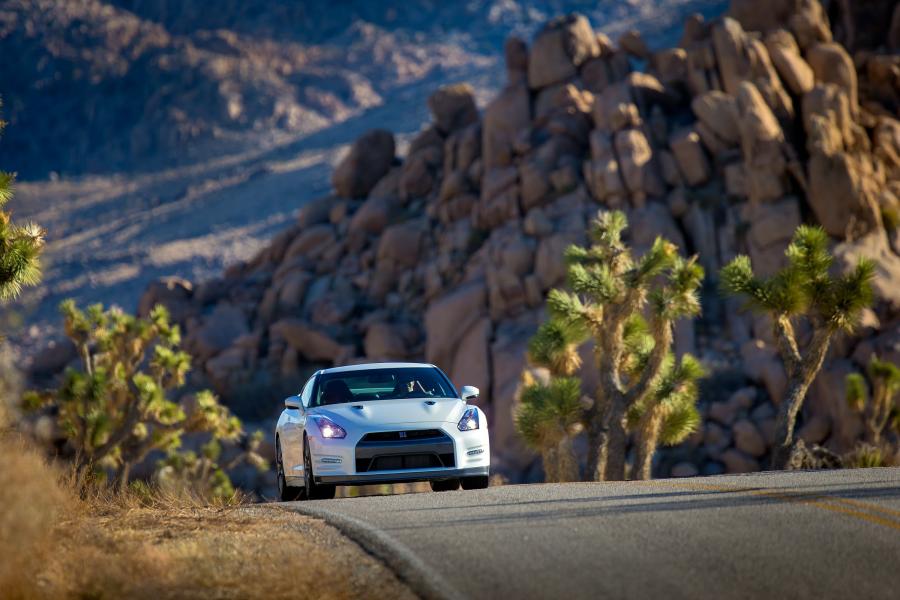  Nissan GT-R 2013 года  (US) (фото 22 из 27)